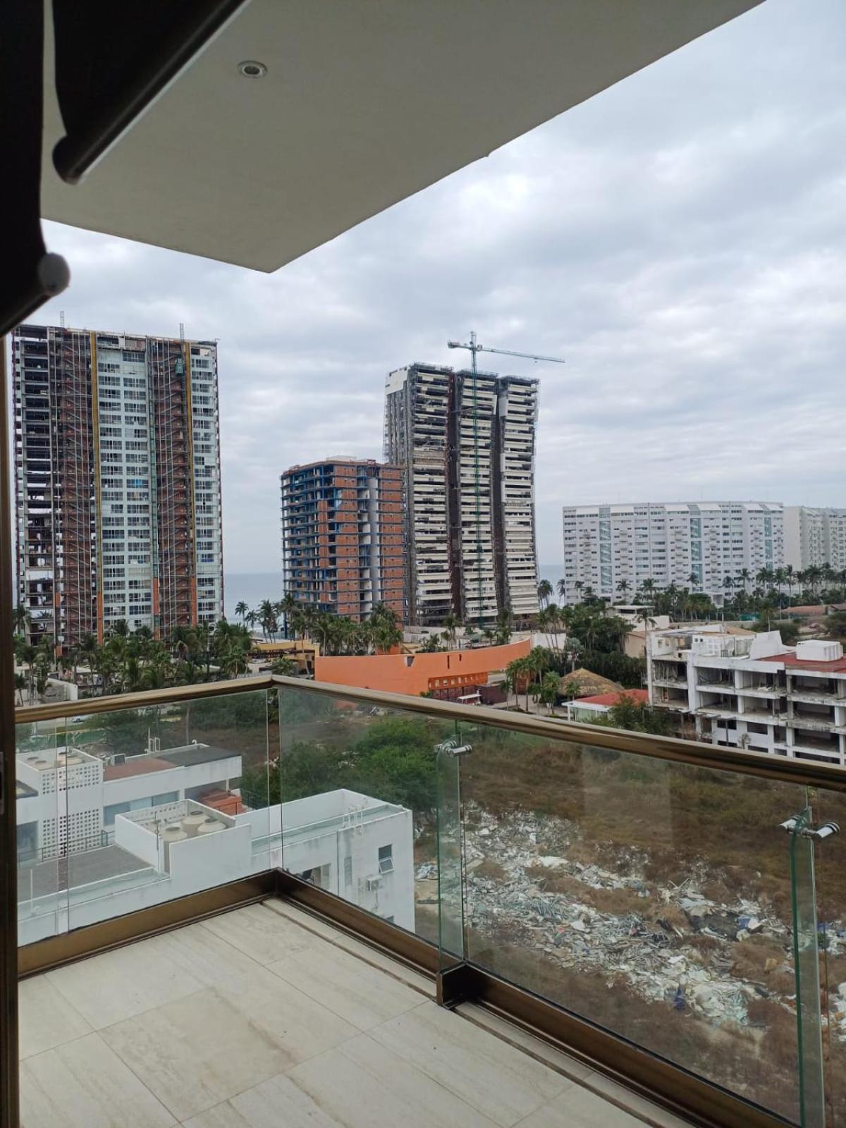 Excellent 100 Meters From The Beach! *